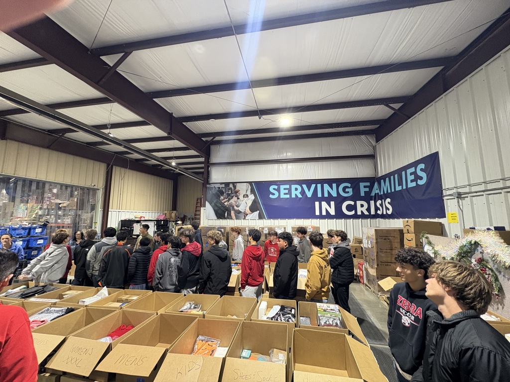 Beyond the field, Zebra Soccer is committed to making a difference β½π€ Our team had the privilege of volunteering at City Serve, stepping in wherever help was needed. We are so proud of the heart, service, and hard work these students showed.