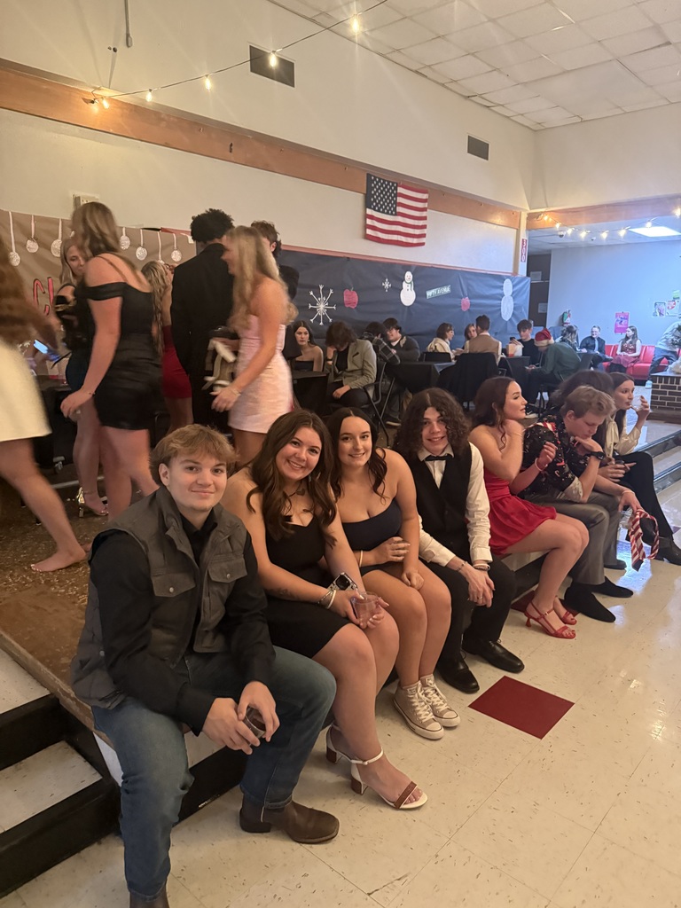 Students danced the night away at Winter Ball, “Christmas in New York,” creating memories that will last a lifetime ✨🎄🗽  From festive décor to joyful moments on the dance floor, it was a night full of fun, friendship, and great memories.