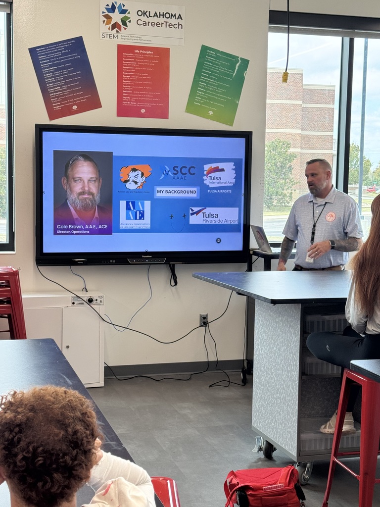 ✈️ Our Aeronautics students have been soaring through their lessons on airports—learning all about runways, taxiways, airport diagrams, signage, and markings! This hands-on learning led to an exciting project where they built their own model airports complete with accurate runway markings and signs. 🛫🛬  Recently, we were honored to welcome the Director of Operations from KTUL (Tulsa International Airport) to speak with our students about amazing career opportunities in aviation!  A special thank you to Tulsa International Airport for supporting our future aviators!