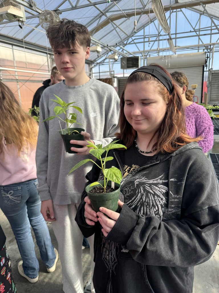 π± Plant and Soil Science class is prepped and ready for the spring semester! Last semester, students took on the greenhouse challengeβlearning how to grow their own plants from seeds in preparation for the upcoming spring plant sale season. Hereβs a sneak peek at some of the seedlings theyβll nurture and watch grow. Exciting things ahead!