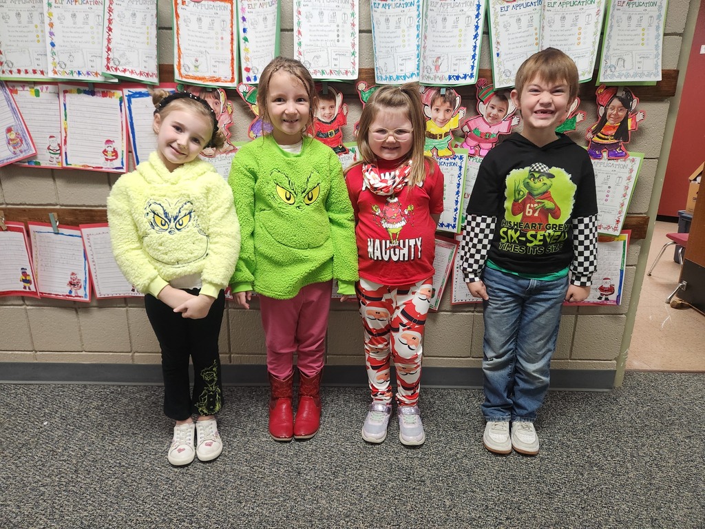 student dressed as the grinch
