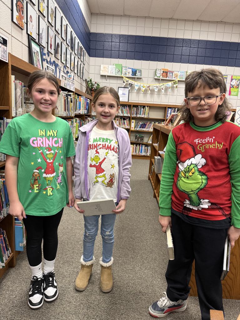 student dressed as the grinch