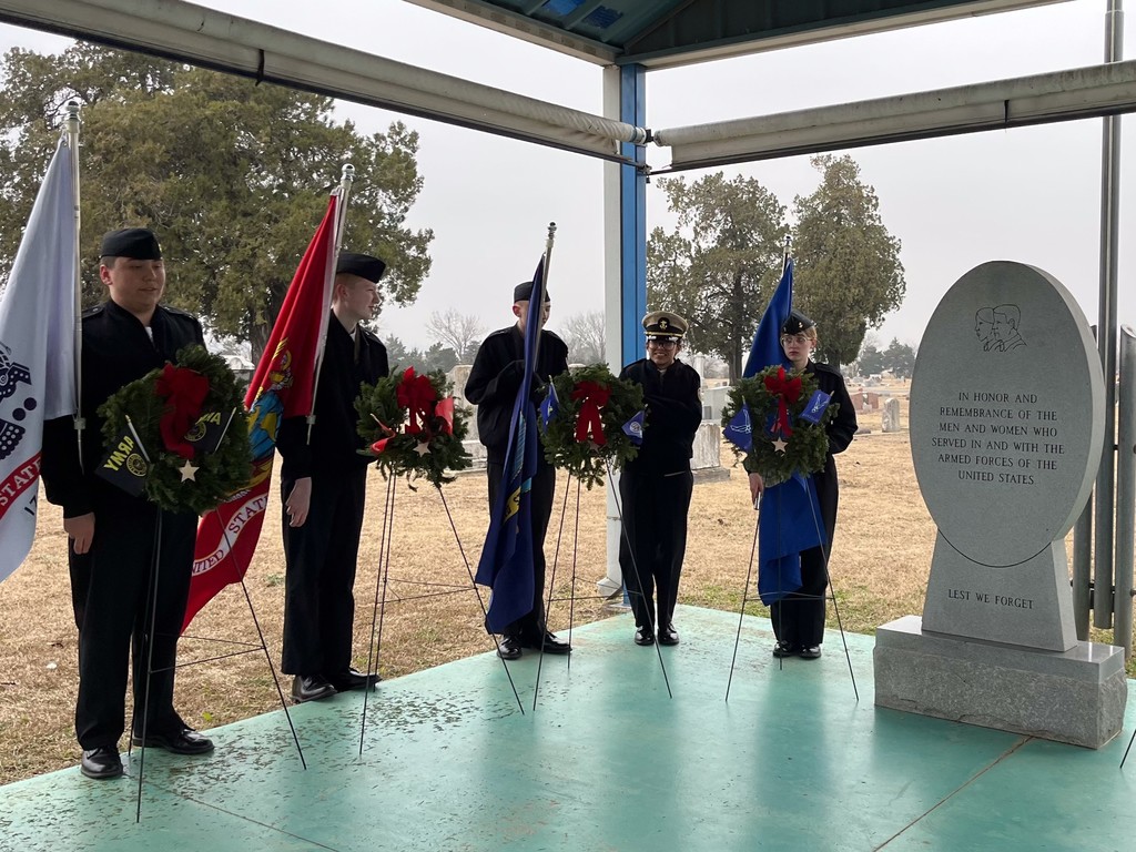 cadets laying wreaths