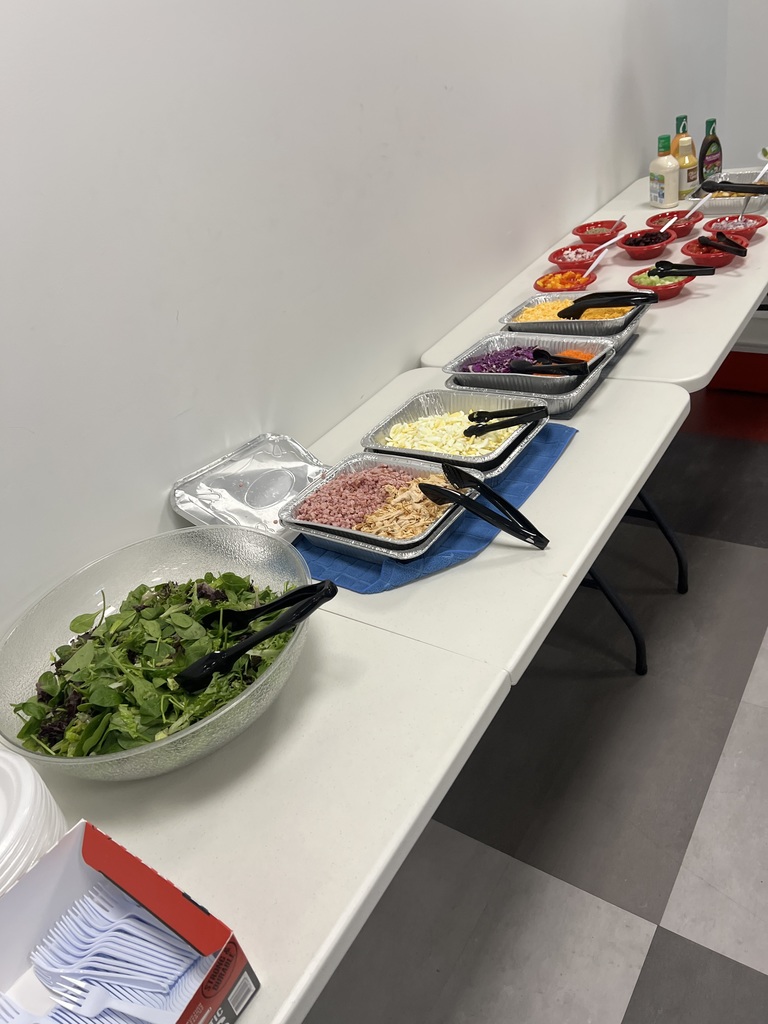 Starting the year off the right way 🥗✨  A massive salad bar to kick things off, thanks to our amazing Sunshine Committee and AXH! From fresh toppings to delicious options, staff truly got to “Lettuce Indulge” and enjoy a healthy, happy start to the year.  We’re feeling refreshed, appreciated, and ready for a great year ahead!