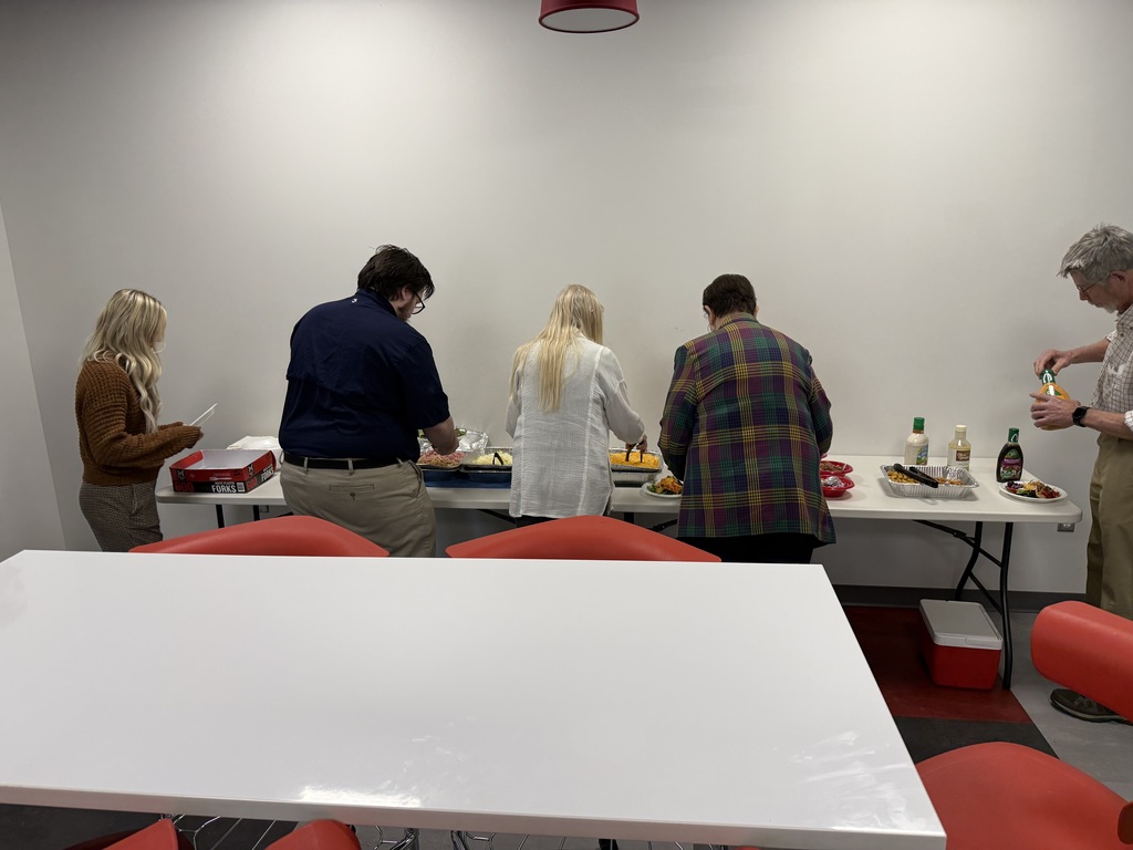 Starting the year off the right way 🥗✨  A massive salad bar to kick things off, thanks to our amazing Sunshine Committee and AXH! From fresh toppings to delicious options, staff truly got to “Lettuce Indulge” and enjoy a healthy, happy start to the year.  We’re feeling refreshed, appreciated, and ready for a great year ahead!