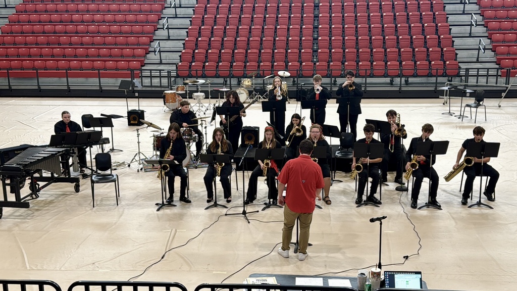 CHS Jazz 2 band playing in Verdigris