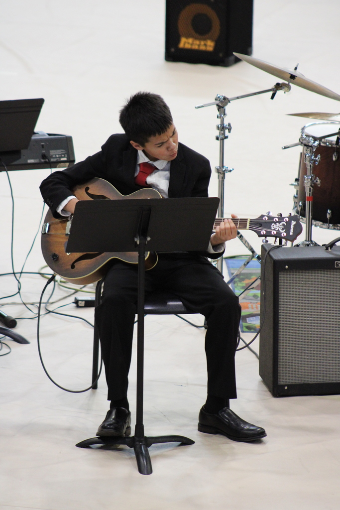 WRJH student playing at Verdigris 