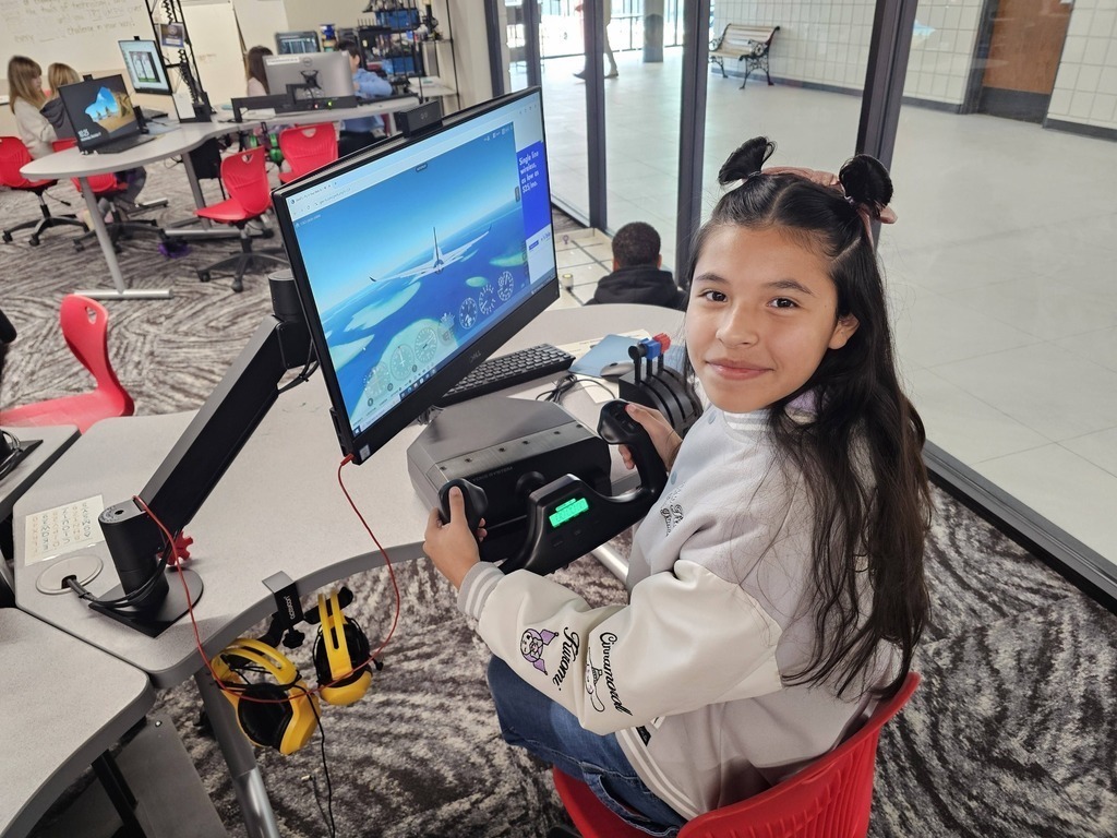 Claremont Elementary students in STEM class.