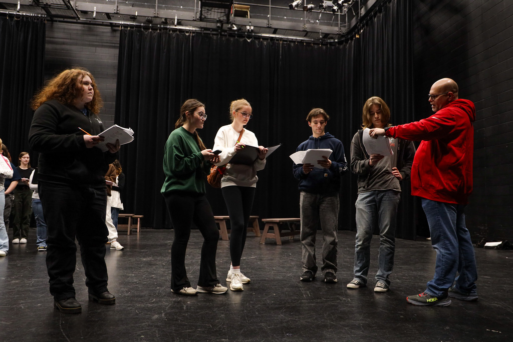 Doonkeen working with cast of Footloose.