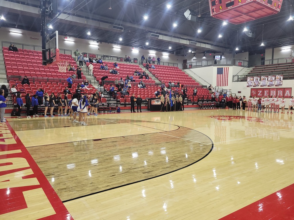 Claremore NJROTC Color Guard Supports CHS Basketball 🏀🇺🇸 Our NJROTC Color Guard proudly presented the Colors with precision and professionalism, honoring our nation and school traditions. Their performance showcased NJROTC values of honor, discipline, and teamwork while strengthening the bond with the CHS community.  We’re proud of our cadets for representing the program with excellence and school spirit!