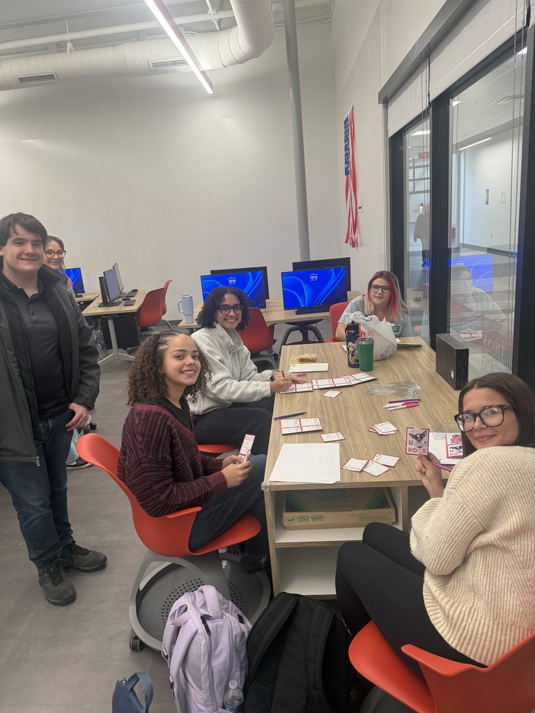 One of CHS’ newest clubs, Interact Club through the Rotary Club, spent their lunch making Valentine’s Day cards! 🌸💌 Interact is Rotary International’s student service club for focused on community service, leadership development, and making a positive impact locally and globally. Members work together on hands-on projects like volunteer events, fundraising, and service activities that help our school, neighbors, and the wider world — all while building friendships and leadership skills.  This club is all about Service Above Self — and everyone is welcome to get involved! For more information, reach out to Mrs. Riedl.