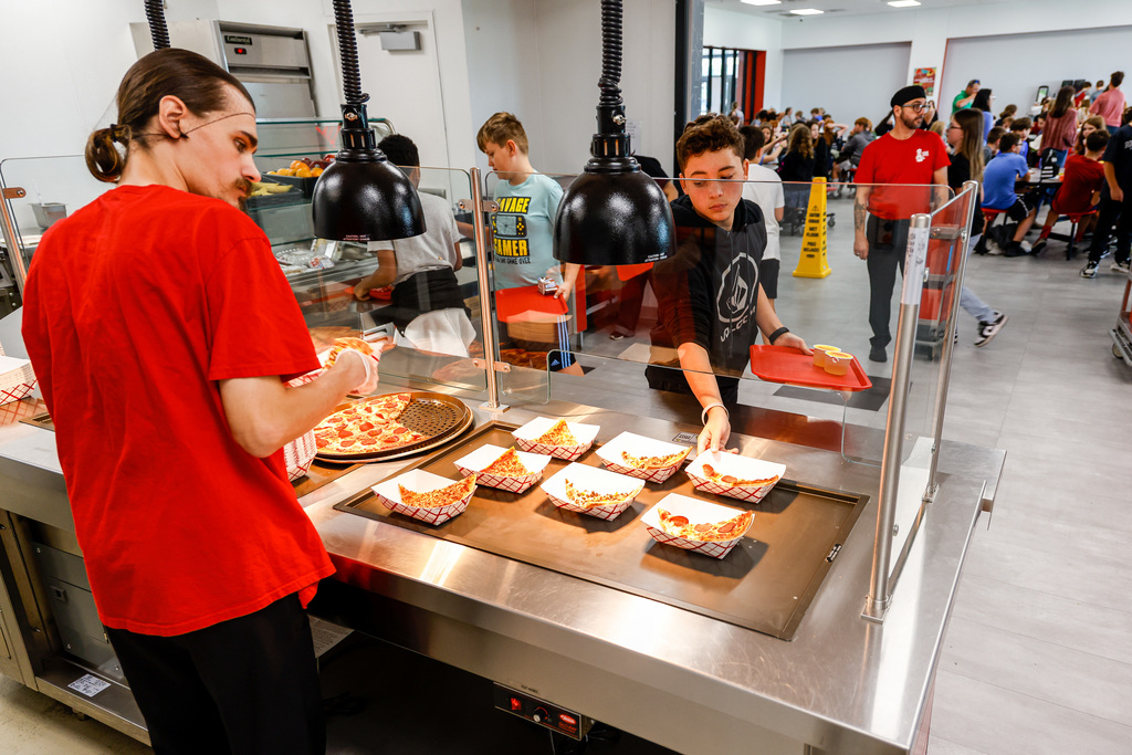 Will rogers junior high pizza server.