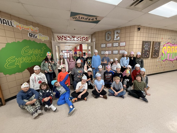 fifth graders, dressed up with 100 day hat