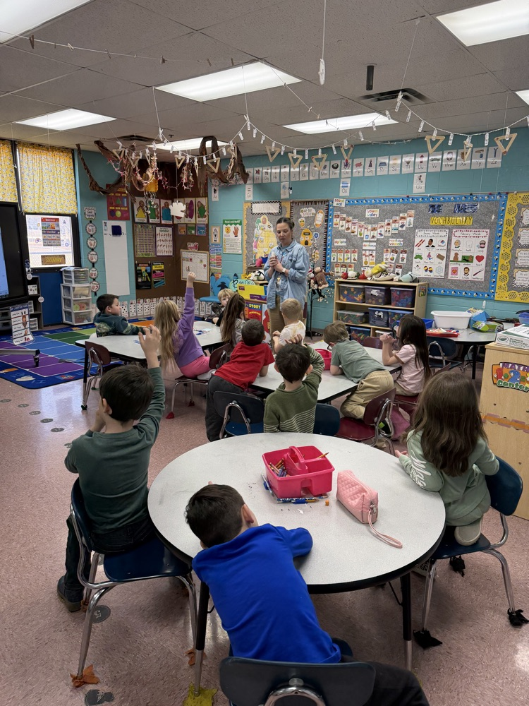 Mrs Lyons teaching class about kindness 