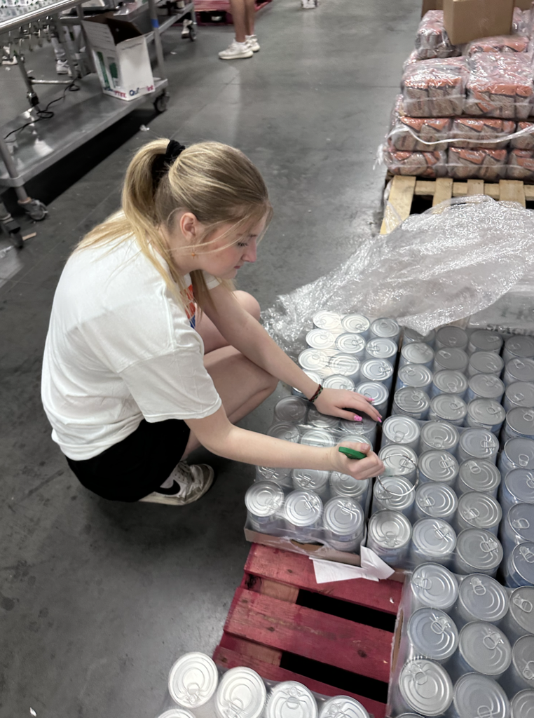 A day of service and fun for our Student Council!  Our Student Council members joined other student councils from across the state at the Regional Food Bank of Oklahoma to give back in a big way. Together, they packed 908 boxes of food, totaling 18,160 pounds — providing an incredible 15,133 meals for Oklahoma families in need.  After their hard work, students were rewarded with a night of basketball at a Oklahoma City Thunder game — and even had the opportunity to go down on the court!  We are so proud of these students for representing our school through leadership, service, and community impact.