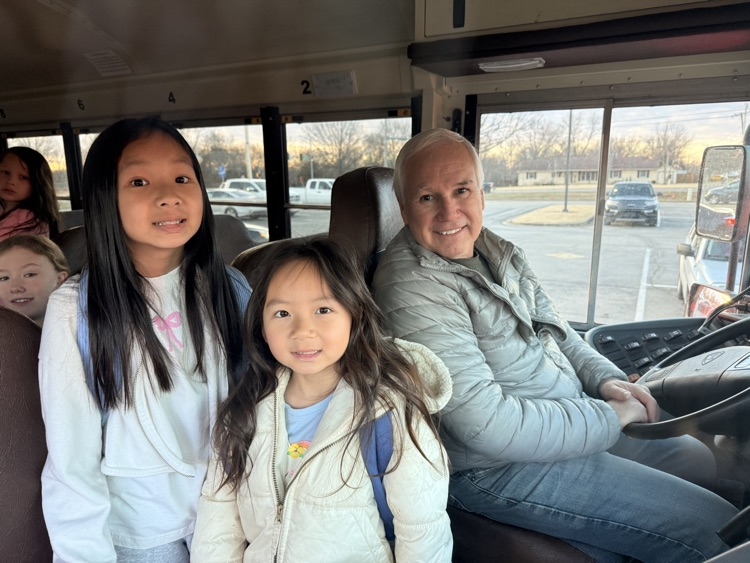 bus driver and students 