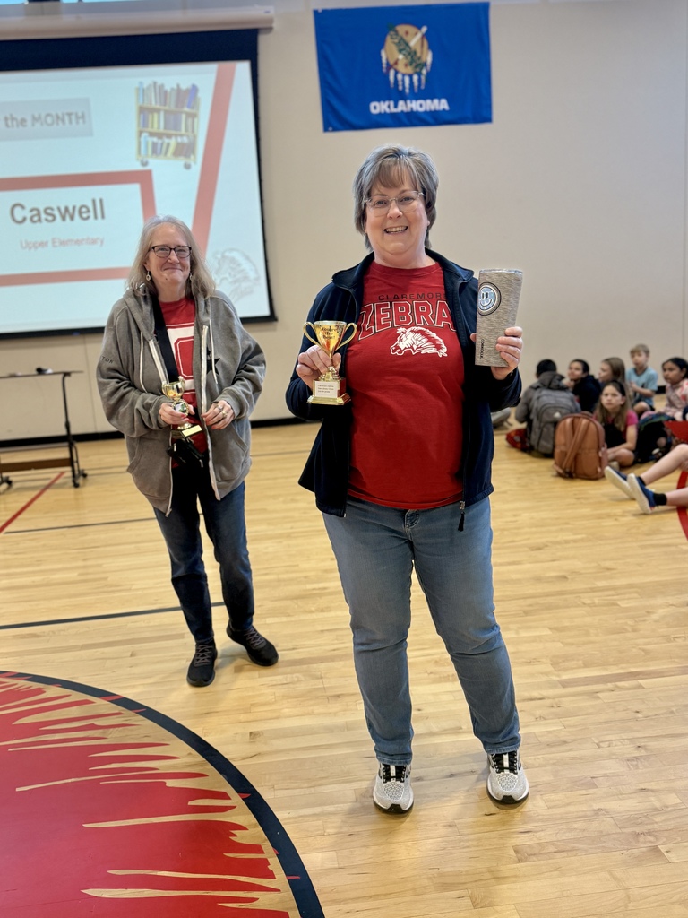 library winner smiling