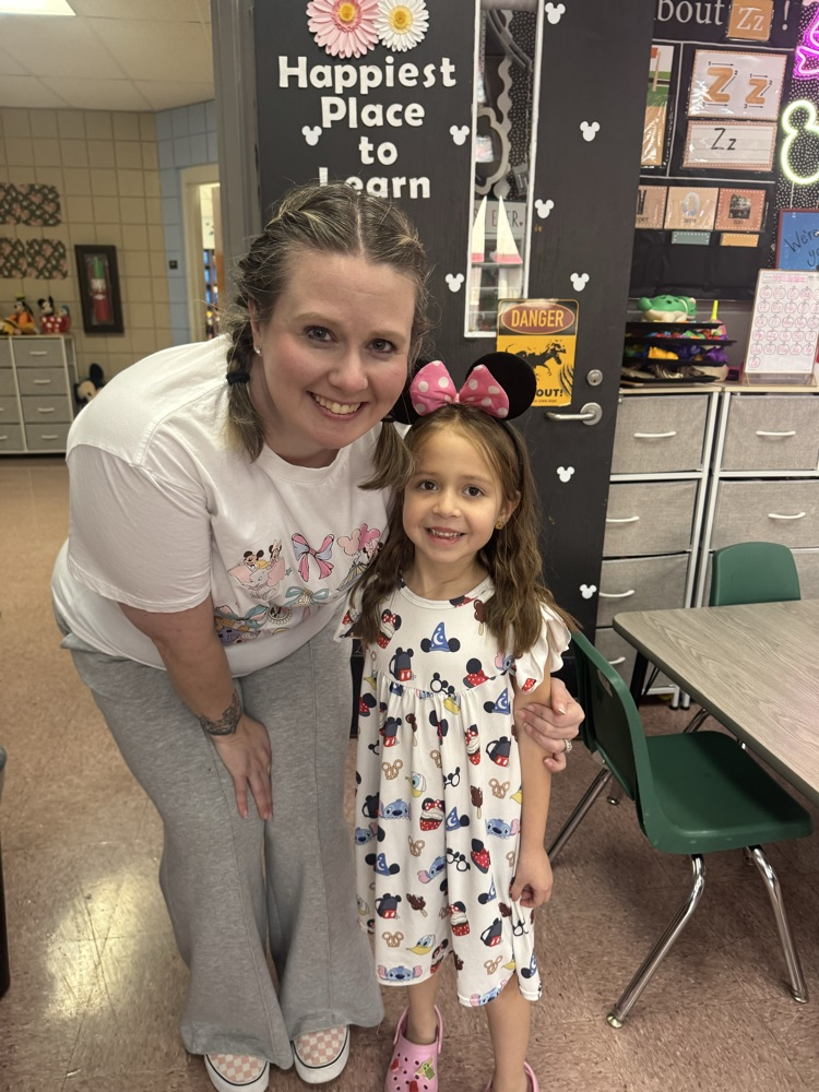 teacher and student dressed like eachother