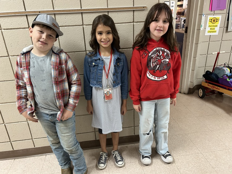 teacher and student dressed like eachother