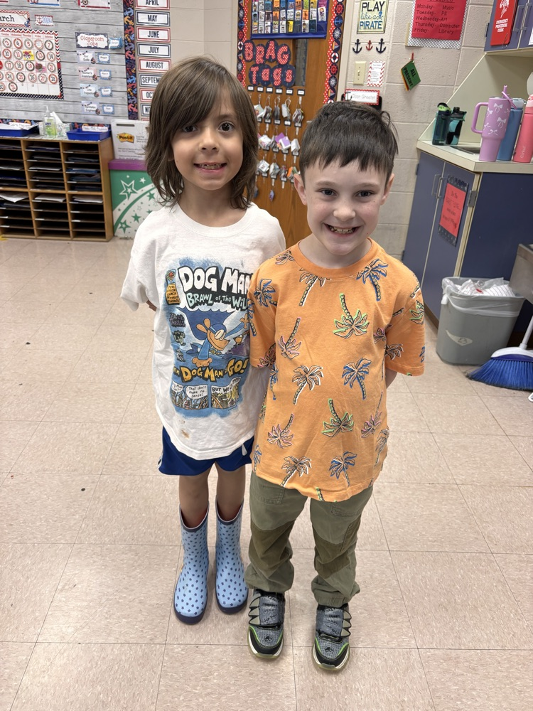 students dressed like their favorite book characters 