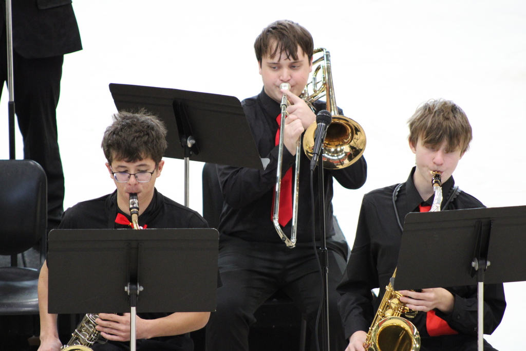 Students in the CHS Beginning jazz band