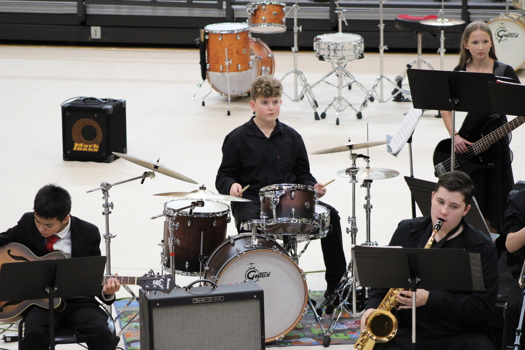 Student in the WRJH Jazz Band playing Drums.