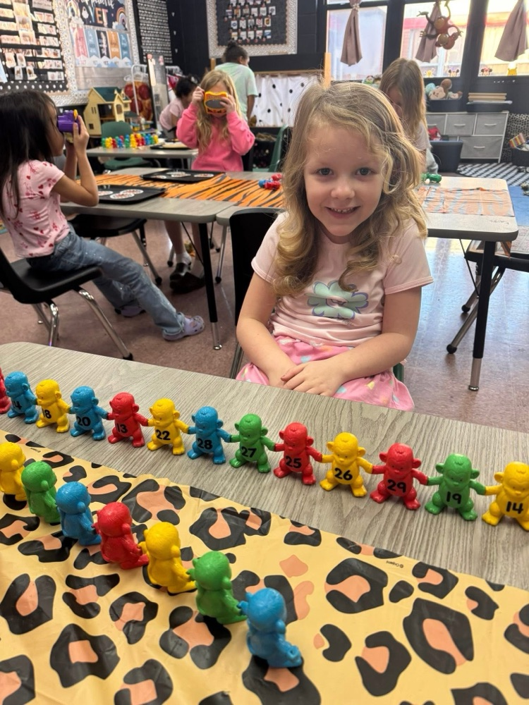 student counting with animal numbers 