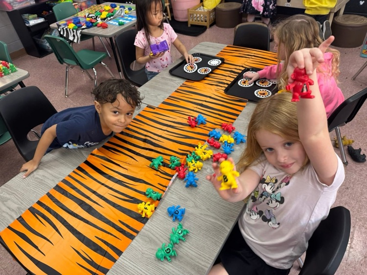 students counting with animal numbers 