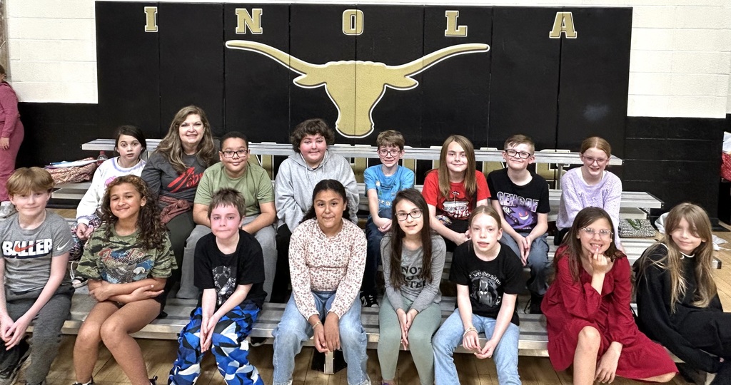 students smiling at the battle of the brains