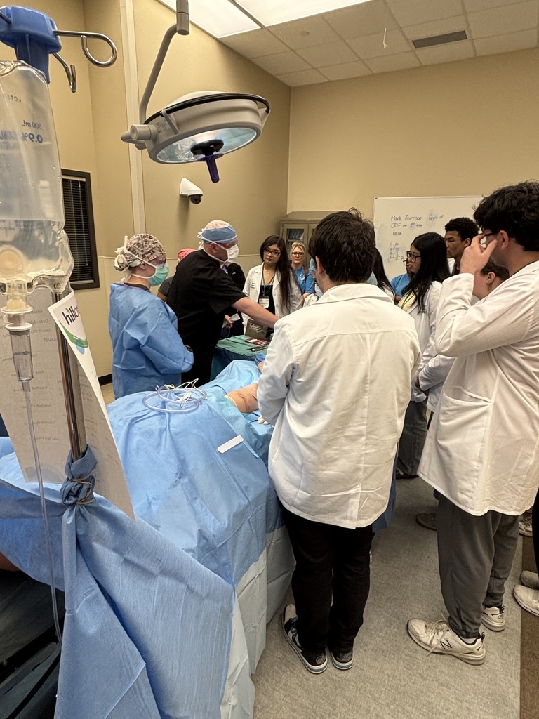 A few weeks ago, some of our Biomed students had the opportunity to attend the Youth Medical Mentorship Medical Summit.  Students gained hands-on experience, explored a variety of healthcare career paths, and learned directly from professionals working in the medical field. It was a great opportunity for our students to grow their knowledge and see what their future in healthcare could look like! 🩺