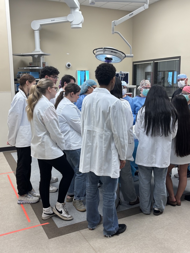 A few weeks ago, some of our Biomed students had the opportunity to attend the Youth Medical Mentorship Medical Summit.  Students gained hands-on experience, explored a variety of healthcare career paths, and learned directly from professionals working in the medical field. It was a great opportunity for our students to grow their knowledge and see what their future in healthcare could look like! 🩺