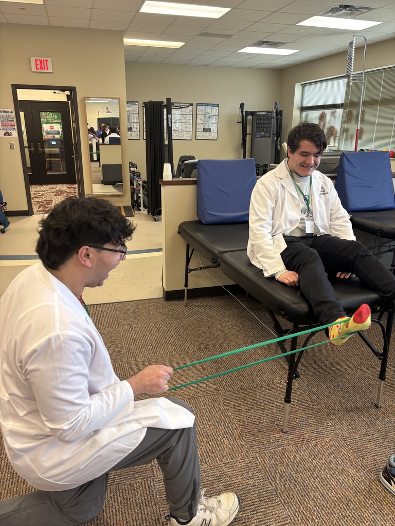 A few weeks ago, some of our Biomed students had the opportunity to attend the Youth Medical Mentorship Medical Summit.  Students gained hands-on experience, explored a variety of healthcare career paths, and learned directly from professionals working in the medical field. It was a great opportunity for our students to grow their knowledge and see what their future in healthcare could look like! 🩺