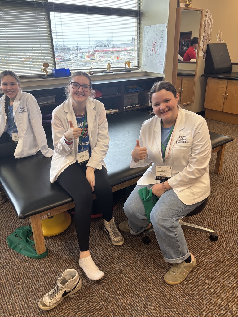A few weeks ago, some of our Biomed students had the opportunity to attend the Youth Medical Mentorship Medical Summit.  Students gained hands-on experience, explored a variety of healthcare career paths, and learned directly from professionals working in the medical field. It was a great opportunity for our students to grow their knowledge and see what their future in healthcare could look like! 🩺