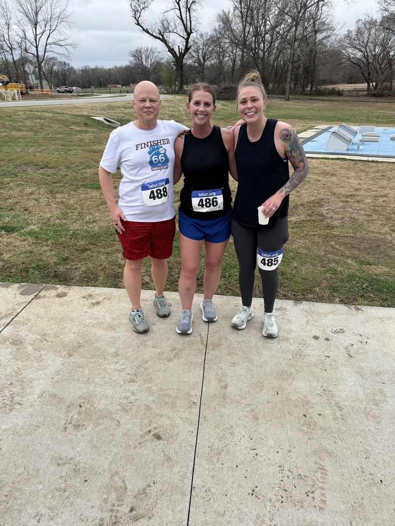 The National Honor Society Hope Race fundraiser was a huge success! 🏃‍♀️🎉  Staff, administrators, community members, and students all came together to support a great cause and raise money for CHS. We are so proud of the teamwork and community spirit that made this event possible. Thank you to everyone who participated and helped make the Hope Race such a success!