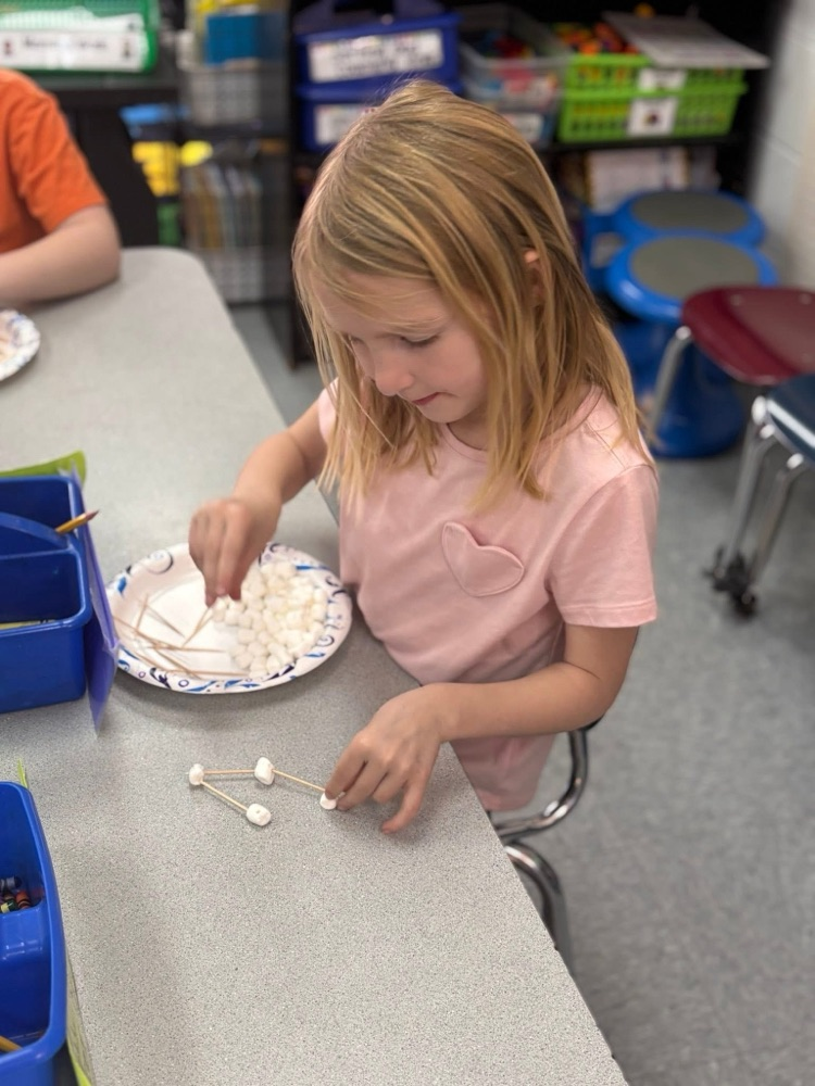 students building shapes 