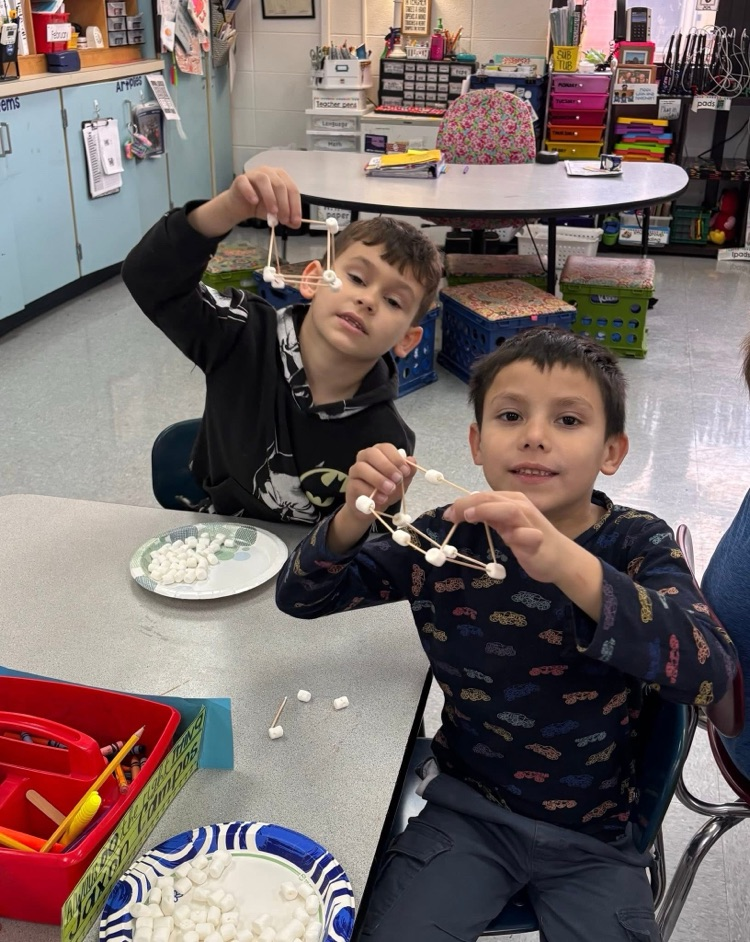 students building shapes 