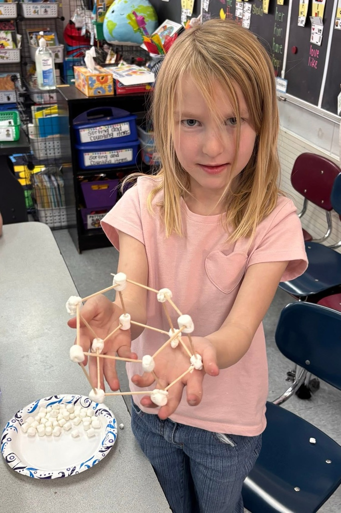 students building shapes 