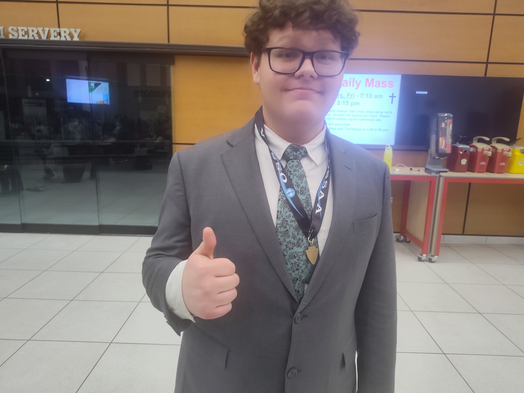 🎤🏆 Big Congratulations to Our Speech & Debate Team! 🏆🎤  We are so proud of our incredible Speech and Debate team for advancing to Regionals this past weekend! Your hard work, dedication, and passion truly paid off.  👏 A special shoutout to Michael Rogers for qualifying for State in Monologue — what an amazing accomplishment!  💬 Let’s go, Michael — take State! We’re all cheering you on!