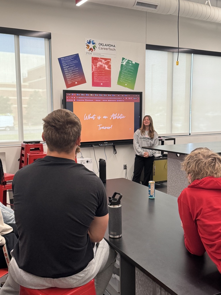 🎤🏥 Guest Speaker Spotlight: Dacie Sanders, MAT, LAT, ATC 🏥🎤  We were honored to welcome Dacie Sanders to speak with our students about careers in health and athletic performance!  Ms. Sanders shared valuable insight into the journey of becoming an athletic trainer, including education requirements, certification, and the importance of CEUs (continuing education units). Students also learned about common sports injuries and how they are diagnosed and managed.  👏 Thank you, Ms. Sanders, for inspiring our students and providing real-world knowledge about this important and impactful career field!