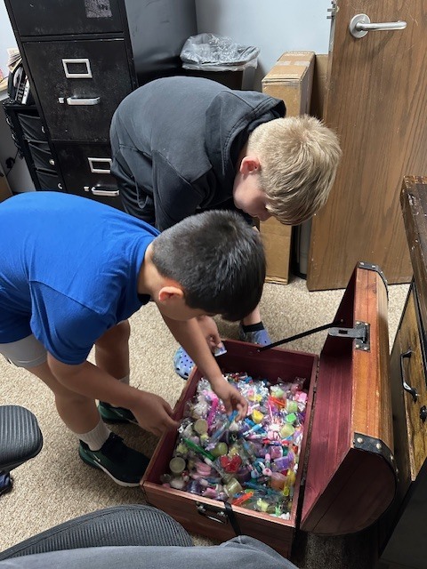 Scallywags Looting the Treasure Chest