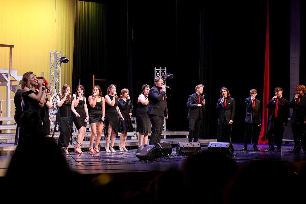 High school Jazz Choir performing.