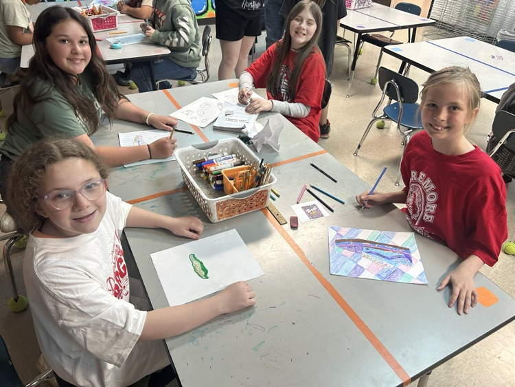 students working on art 
