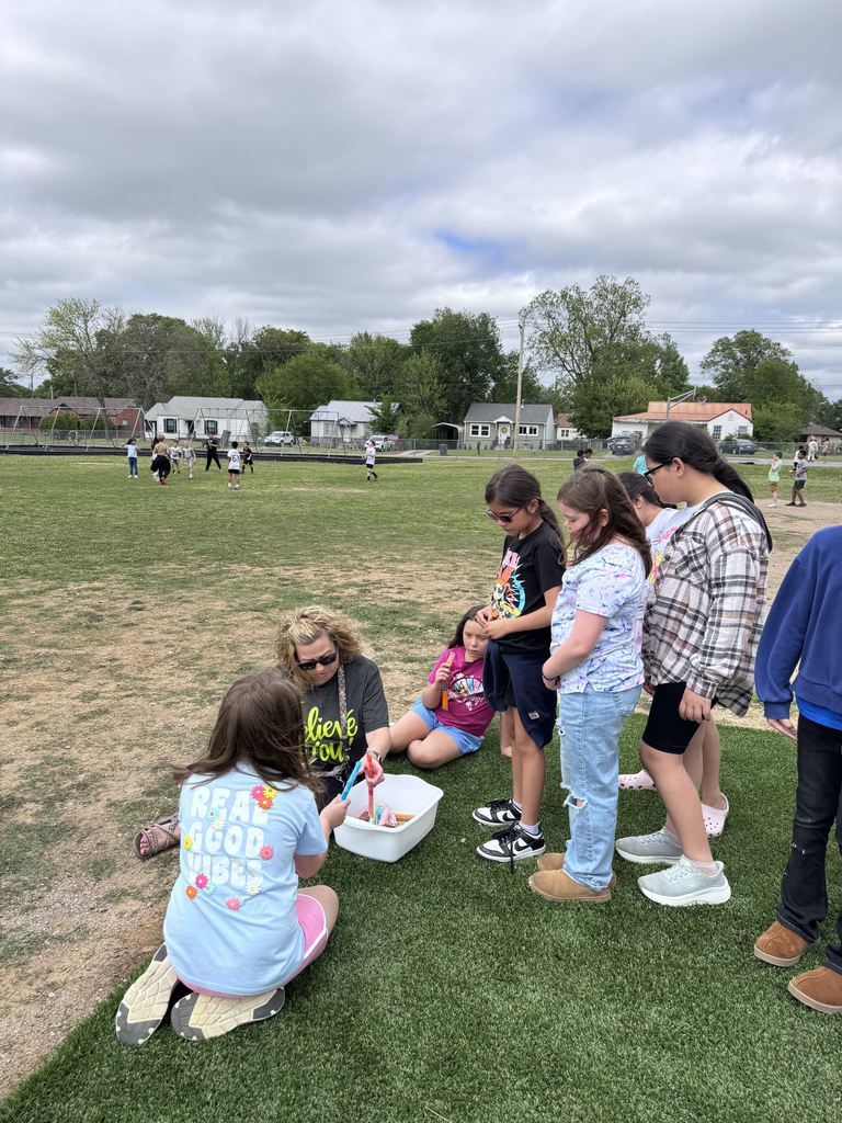students waiting for popsicles