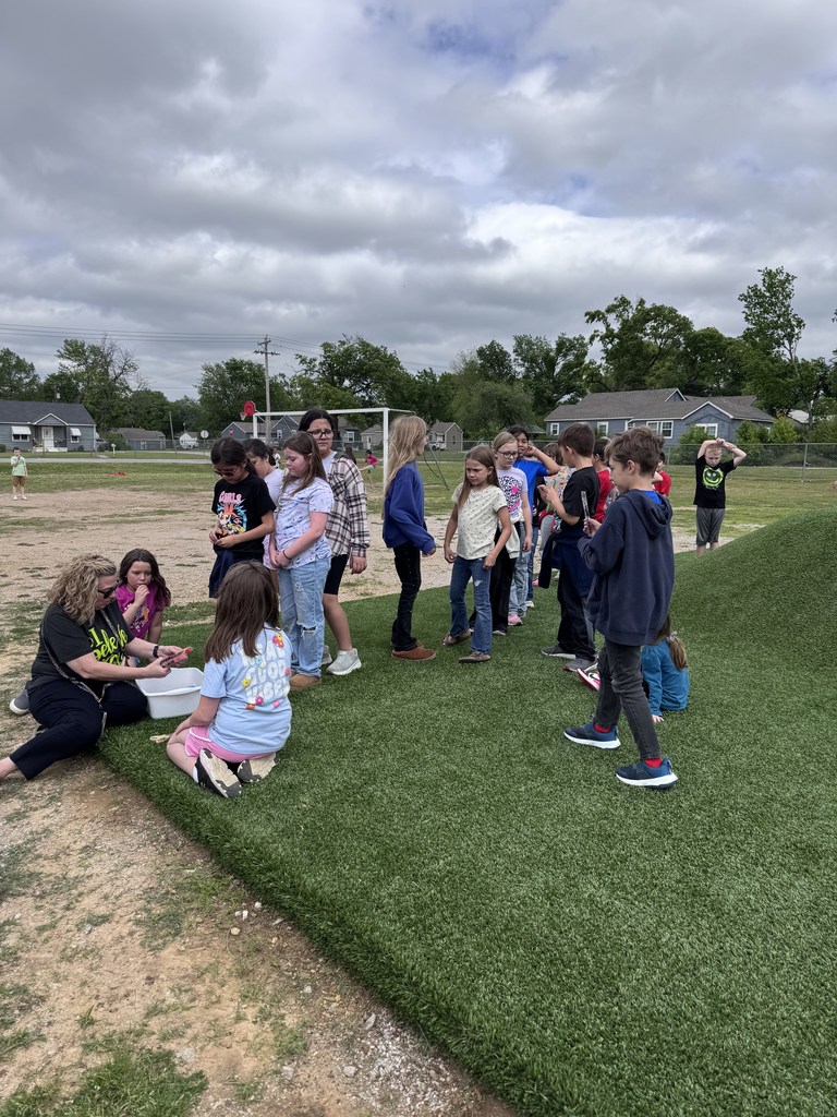 students waiting for popsicles
