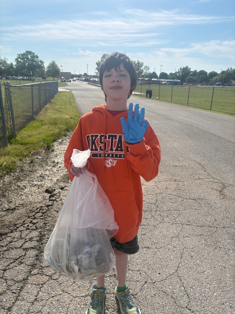 HAMMACKS CLASS BEAUTIFYING THE CAMPUS