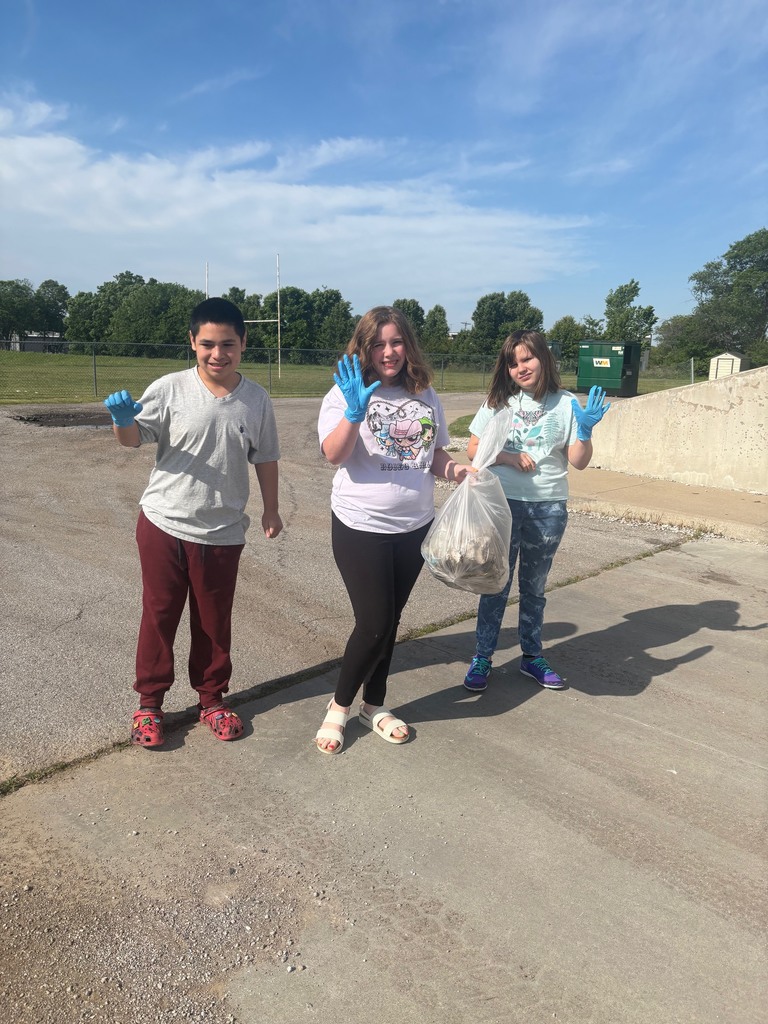 HAMMACKS CLASS BEAUTIFYING THE CAMPUS