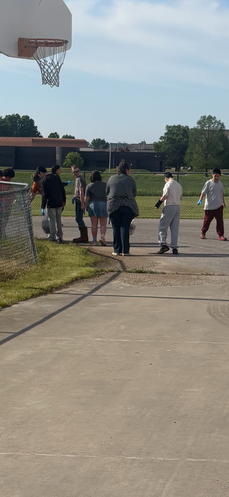 HAMMACKS CLASS BEAUTIFYING THE CAMPUS