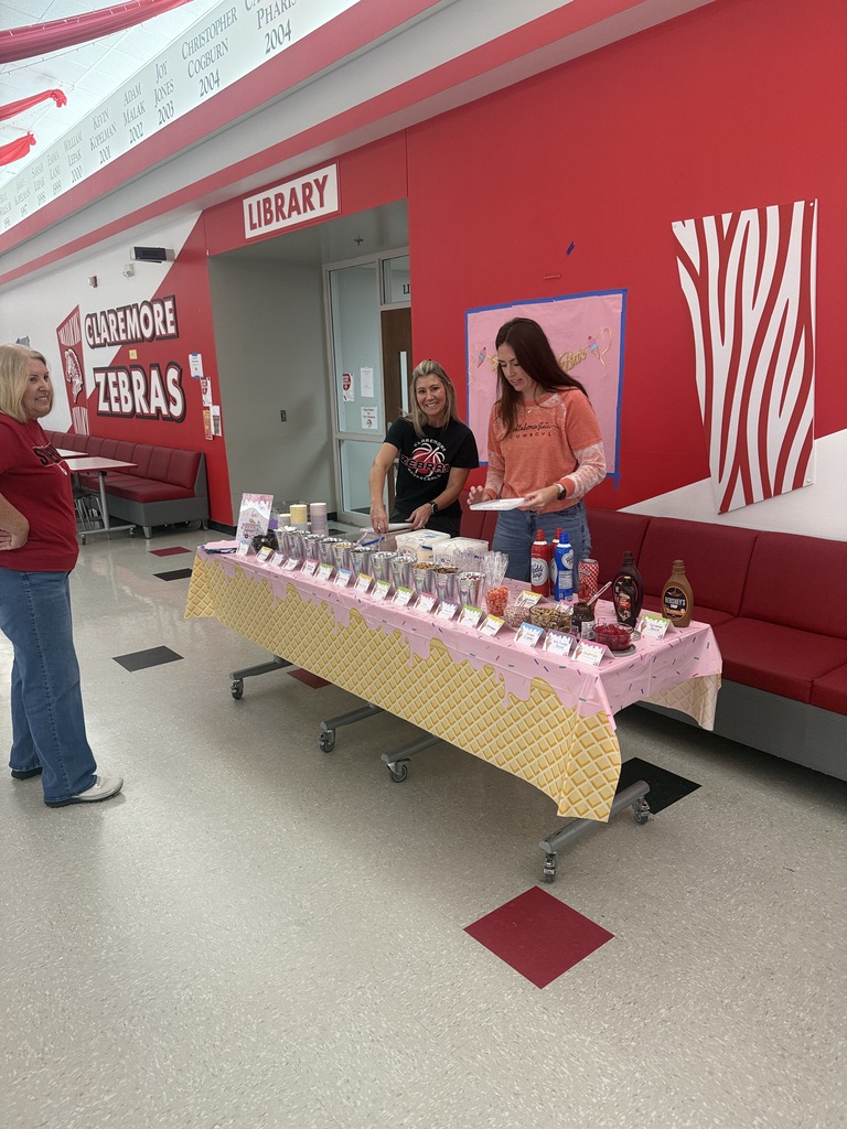 We kicked off Teacher Appreciation a little early last Friday with a fun ice cream sundae bar before PLC team meetings! 🍦 A big thank you to our Sunshine Committee and Counseling Department for putting together such a sweet treat for our staff. We appreciate all you do to make our teachers feel valued!