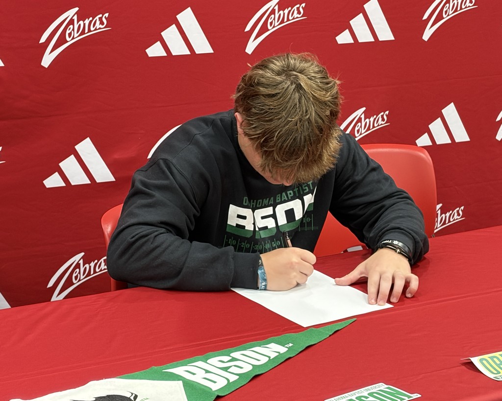 blake mccuan signing to play football at oklahoma baptist university 