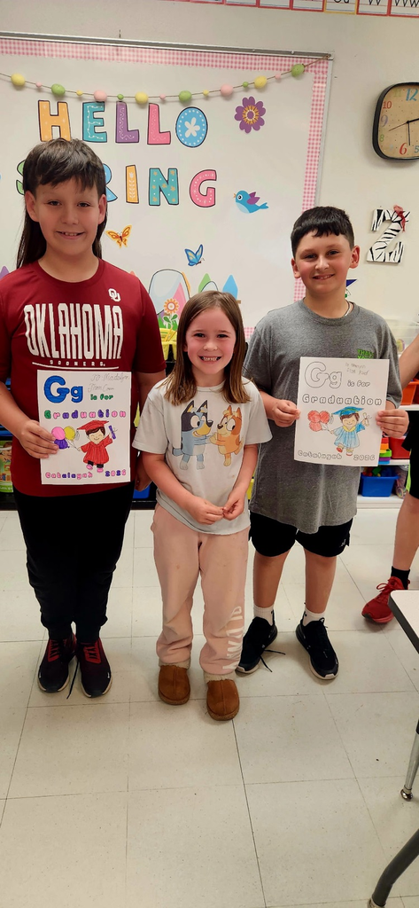 5th graders celebrating kindergarteners 